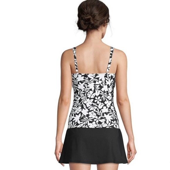 Lands’ End Chlorine Resistant V-Neck Wireless Tankini Top Black Havana Floral - Picture 2 of 10